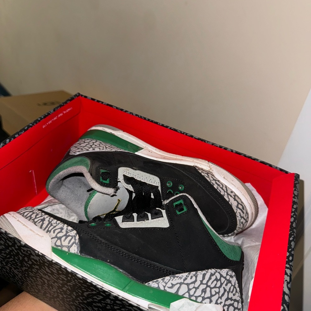 Air Jordan Sz 4 Grade school